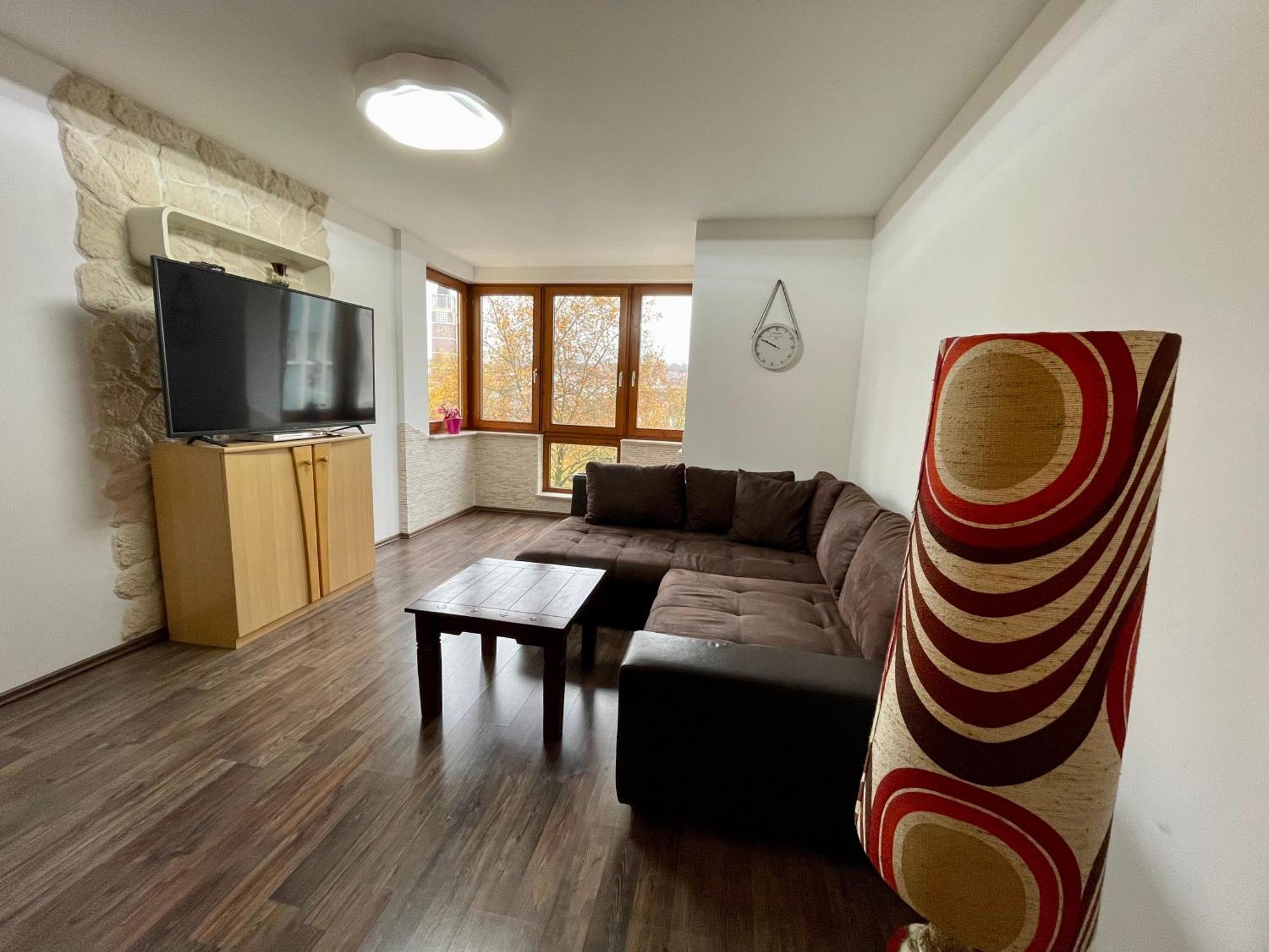 Wunderschoenes Apartment In Der Goldstadt プフォルツハイム エクステリア 写真